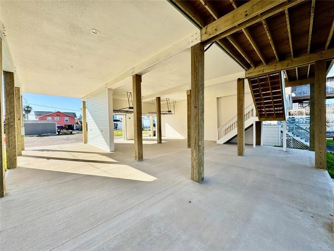 18 Edgewater St, House other with 3 bedrooms, 2 bathrooms and 2 parking in Hitchcock TX | Image 37