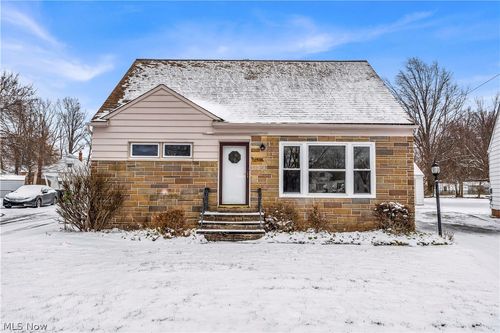 23760 Puritan Rd, Euclid, OH, 44123-2244 | Card Image