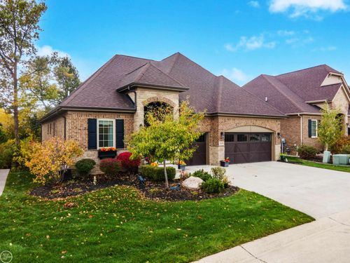 7070 Venturi Dr, Washington Township, MI, 48094-1915 | Card Image