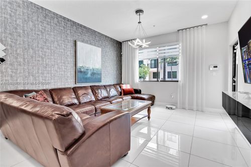 19-4745 Nw 84th Ct, Doral, FL, 33166 | Card Image