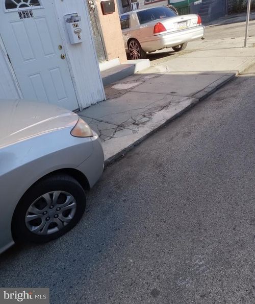 5633 Elliott St, PHILADELPHIA, PA, 19143-4619 | Card Image