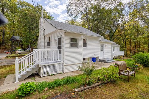 53 Griswold St, Chepachet, RI, 02814-2307 | Card Image