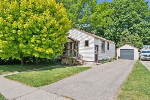 153 Winston Blvd, Cambridge, ON, N3C1M1 | Card Image