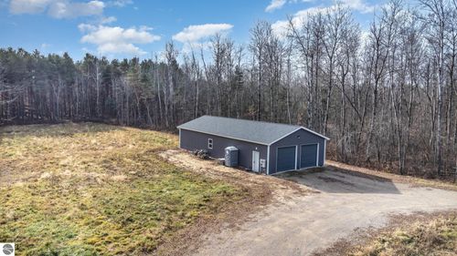 9274 E Broomfield Rd, Mt Pleasant, MI, 48858-9124 | Card Image