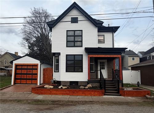 2207 7th Ave, Beaver Falls, PA, 15010-3716 | Card Image