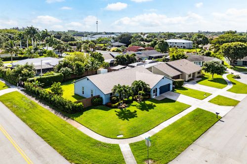 1100 Basswood Pl, Wellington, FL, 33414-5604 | Card Image