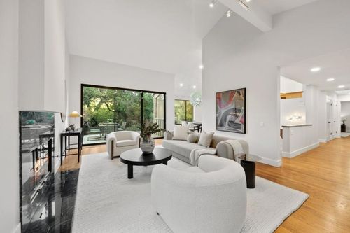 21 Valley Oak St, Portola Valley, CA, 94028-8046 | Card Image