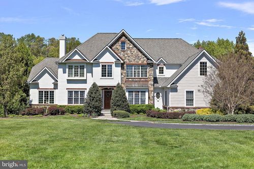 107 Centrenest Ln, Greenville, DE, 19807-1145 | Card Image