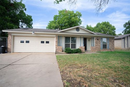 7521 Susan Ct, North Richland Hills, TX, 76180-6740 | Card Image