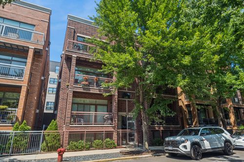 2e-1424 W Fillmore Street, Chicago, IL, 60607 | Card Image