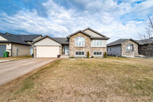 20 Liam St, Petawawa, ON, K8H0G6 | Card Image