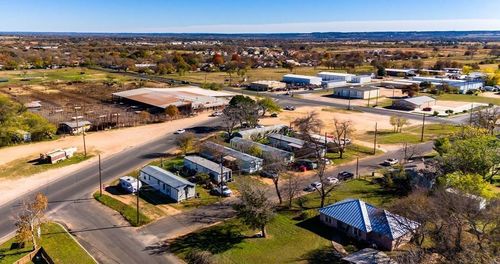11-613 Mustang St, Fredericksburg, TX, 78624-5130 | Card Image