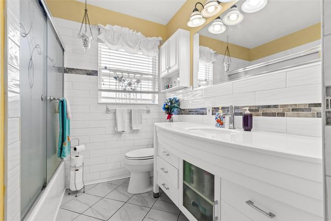 Guest Bathroom | Image 21