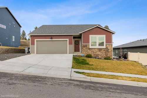 8215 S Avery Rd, Cheney, WA, 99004-2113 | Card Image