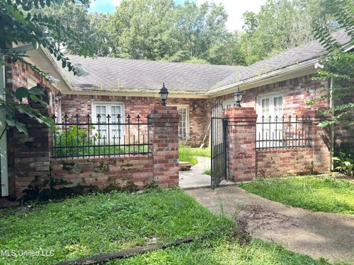 109 Herring Dr, Raymond, MS, 39154-9617 | Card Image