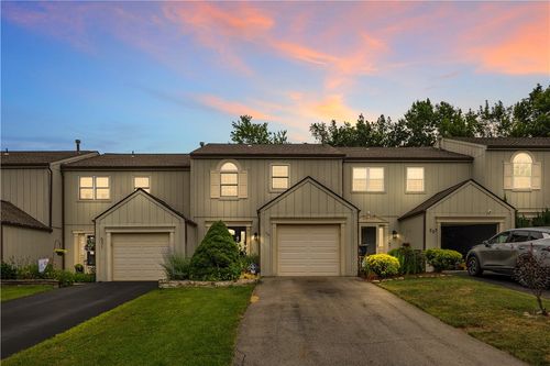 529 Brandywine Dr, Cranberry Twp, PA, 16066-5709 | Card Image