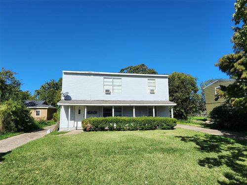1136 5th Ave N, Texas City, TX, 77590-7530 | Card Image