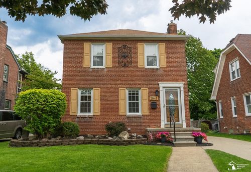 2845 Birchwood St, Trenton, MI, 48183-3643 | Card Image