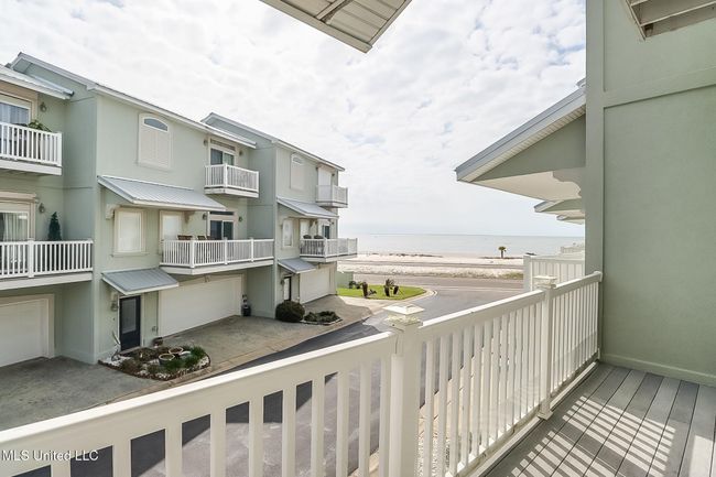balcony view | Image 4