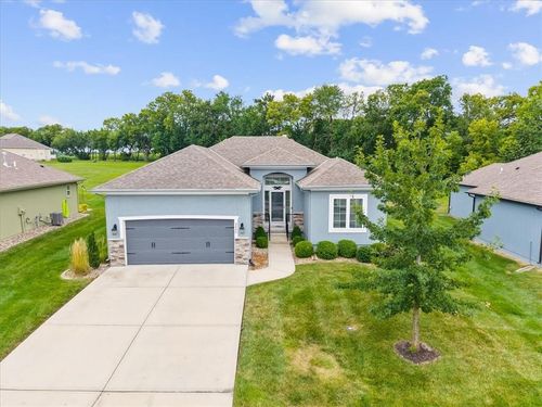 2005 Creekview Ln, Raymore, MO, 64083-4502 | Card Image