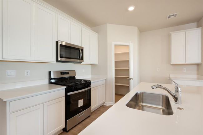 1125 E Stetson Ln, House other with 3 bedrooms, 2 bathrooms and null parking in Mustang OK | Image 4