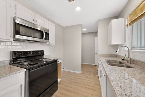 948 Carom Way, Dallas, TX, 75217-3556 | Card Image