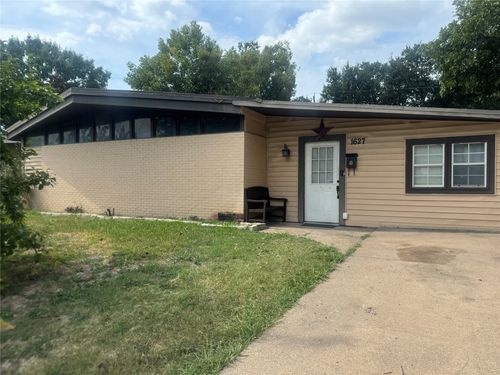 1627 Priscilla Ln, Irving, TX, 75061-2022 | Card Image