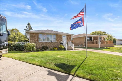 38 Desmond Ct, Tonawanda, NY, 14150-7831 | Card Image