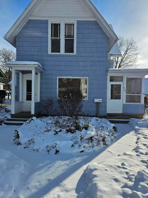 225 Lafayette St, Ionia, MI, 48846-1713 | Card Image