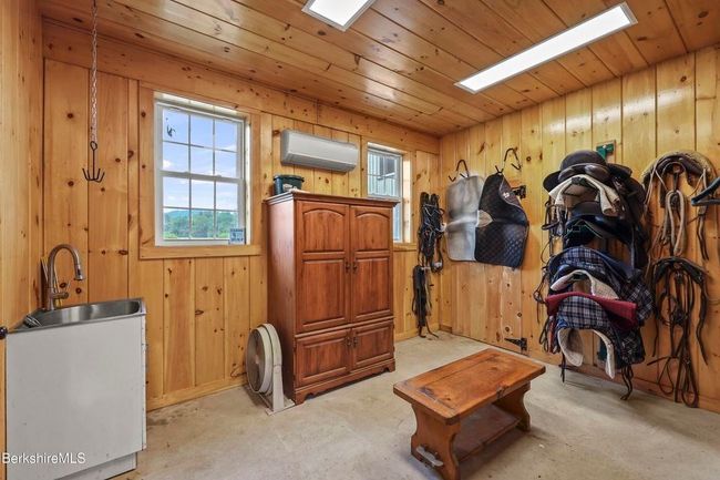0 Easthampton Rd, Home with 0 bedrooms, 2 bathrooms and 6 parking in Easthampton MA | Image 4