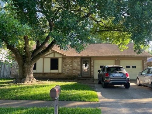 16126 Tibet Road, Friendswood, TX, 77546 | Card Image