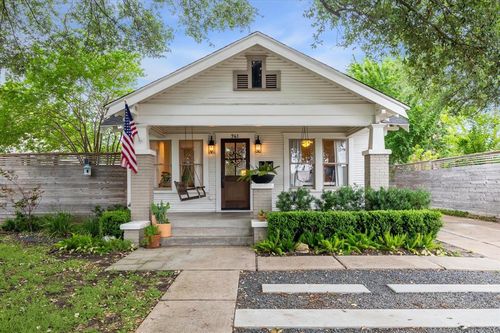 741 E 13th 1/2 St, Houston, TX, 77008-4504 | Card Image