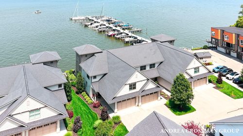 543 Macatawa Ave, Holland, MI, 49423-4522 | Card Image
