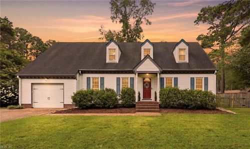 424 Pines Of Warrick Dr, Chesapeake, VA, 23322-7247 | Card Image