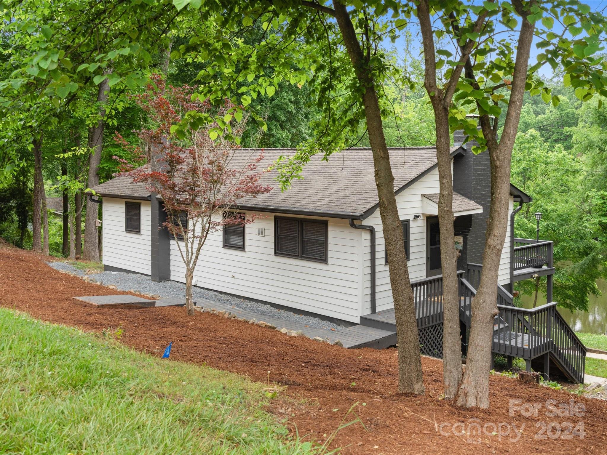 Signer Rd, Charlotte, NC 28278