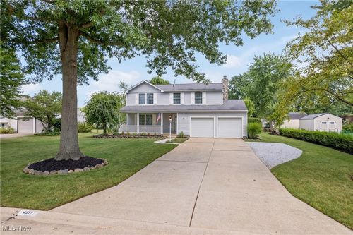 4517 Honeysuckle Dr, North Canton, OH, 44720-1172 | Card Image