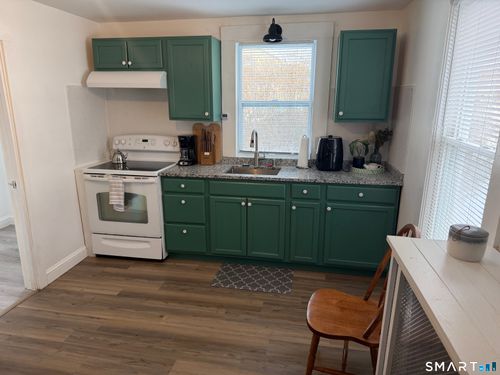 246 Ledyard St, New London, CT, 06320-5306 | Card Image