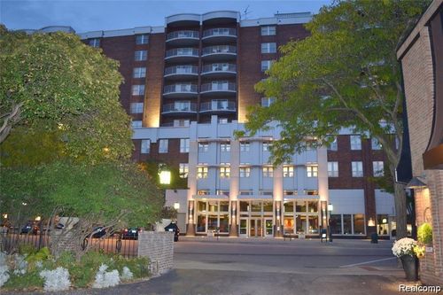913-411 S Old Woodward Ave, Birmingham, MI, 48009-6649 | Card Image