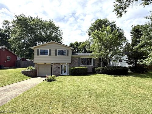 4260 Wedgewood Dr, Youngstown, OH, 44511-1027 | Card Image