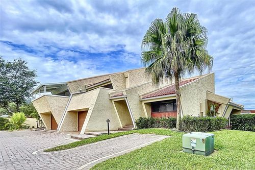 2 Casarena Ct, WINTER HAVEN, FL, 33881-1290 | Card Image