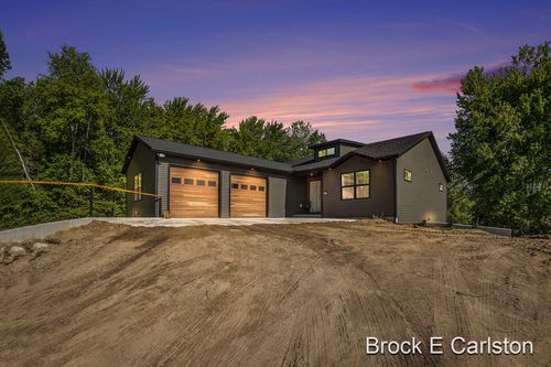 9818 Farr Rd, Ravenna, MI, 49451-9430 | Card Image