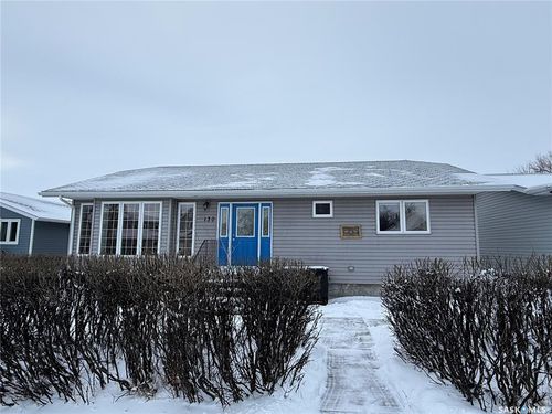 130 2 Ave Se, Eston, SK, S0L1A0 | Card Image