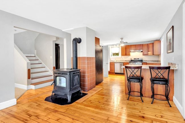 587 Essex Ave, House other with 3 bedrooms, 2 bathrooms and 4 parking in Gloucester MA | Image 7