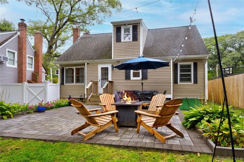 31 Circle Dr, E Northport, NY, 11731-1209 | Card Image