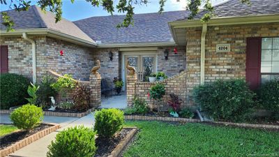 4204 E Jevon Lane, House other with 4 bedrooms, 2 bathrooms and 2 parking in Lake Charles LA | Image 2