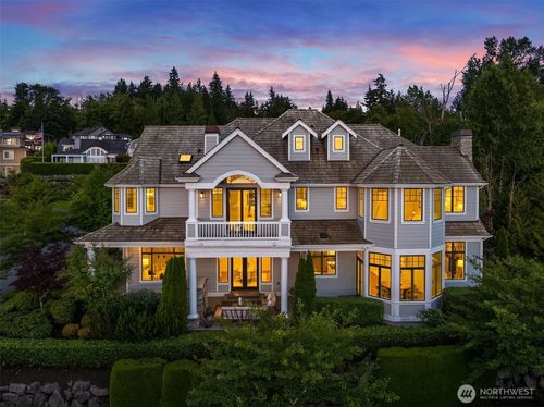 3489 Ne Harrison St, Issaquah, WA, 98029-3688 | Card Image