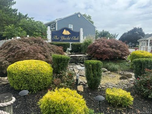 36-100 Baker Ct, Island Park, NY, 11558-2263 | Card Image