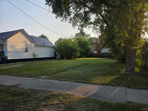 208 S Sheridan Street, Bay City, MI, 48604 | Card Image