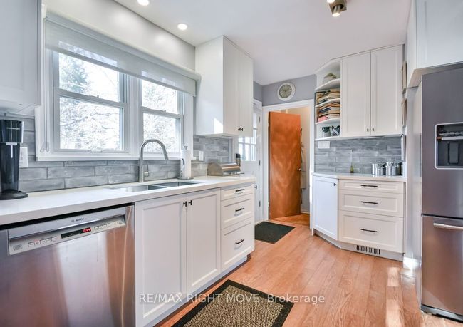 35 Fittons Rd E, House other with 3 bedrooms, 2 bathrooms and 4 parking in Orillia ON | Image 9