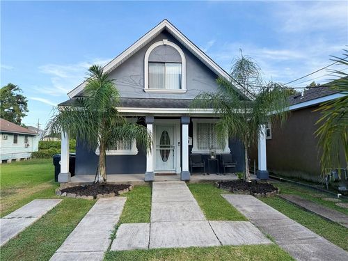 3205 Cherry St, New Orleans, LA, 70118-1827 | Card Image